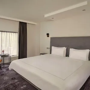 4* Ξενοδοχείο Park Plaza